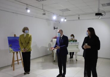 ქალთა საერთაშორისო დღესთან დაკავშირებით  კულტურის სფეროში მოღვაწე  ქალბატონებს საჩუქრები გადაეცათ