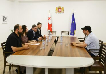 ავთანდილ ძაგანია საქართველოს კინოკრიტიკოსებისა და მეცნიერების ასოციაციის თავმჯდომარე ალექსანდრე გაბელიას შეხვდა